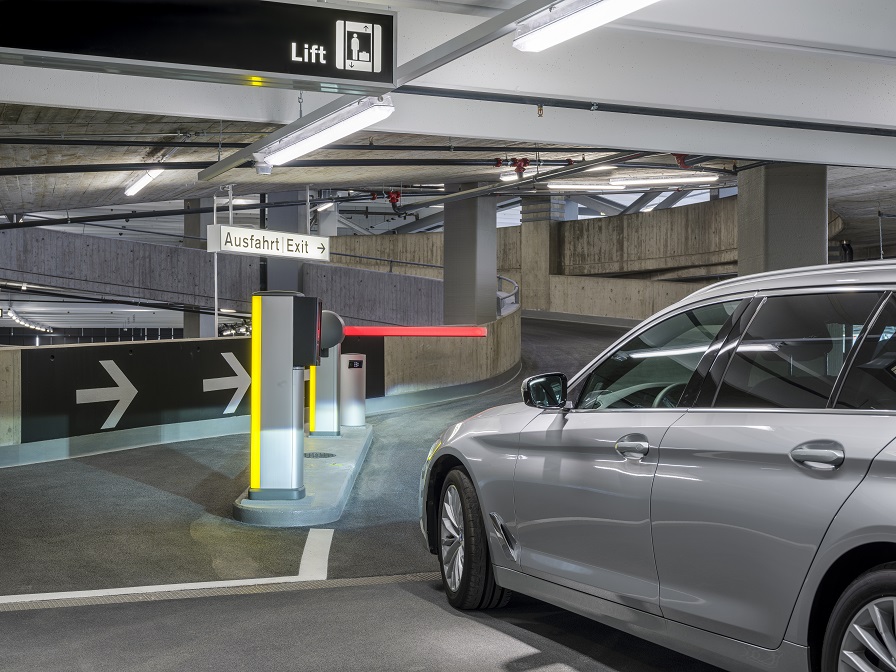 Parking Ausfahrtschranke.jpg